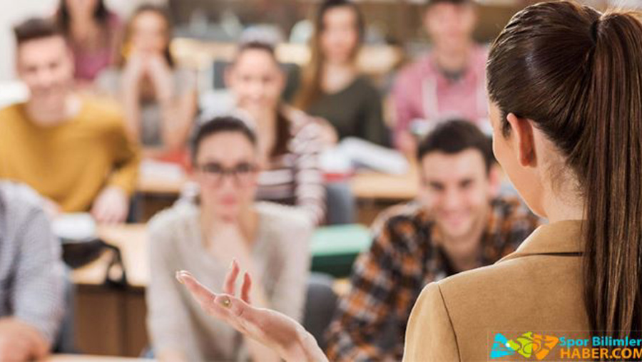 Yüzlerce akademisyenin maaşları kesildi