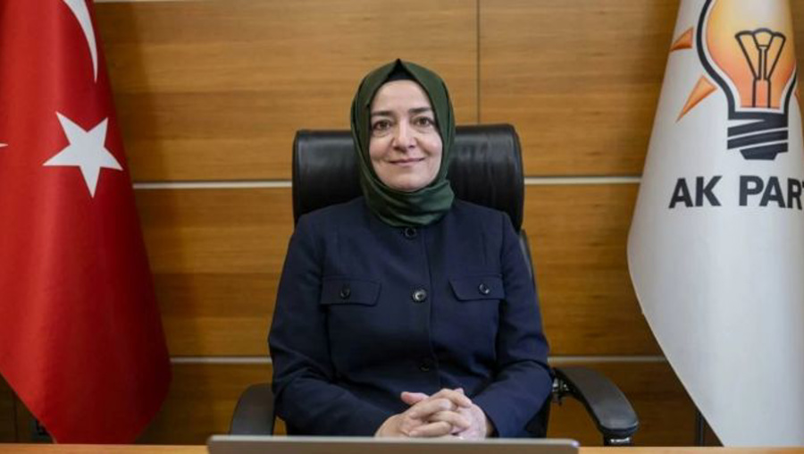 Fatma Betül Sayan'ın ismi silindi, WhatsApp gruplarından da çıkarıldı