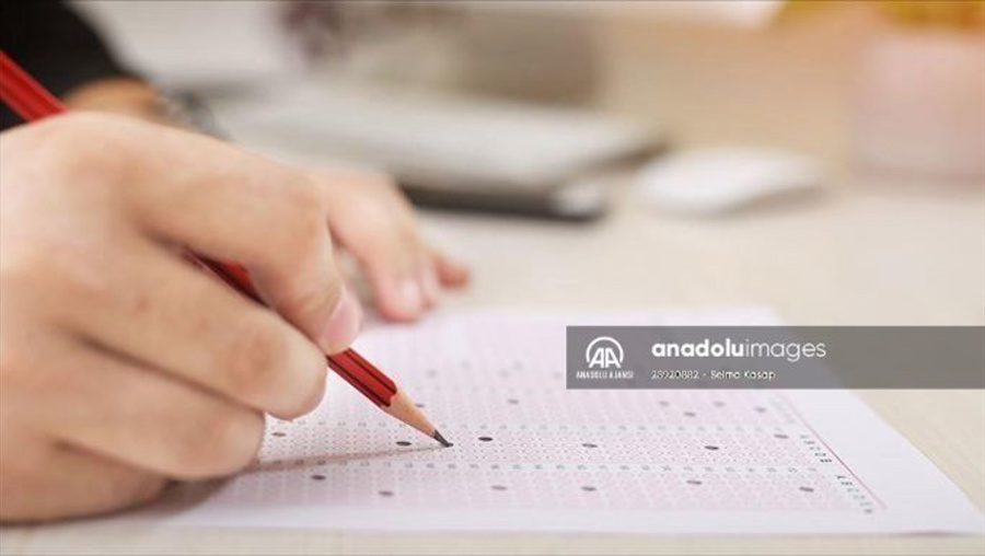 Soruları artık öğretmenler yerine yapay zeka belirleyecek.