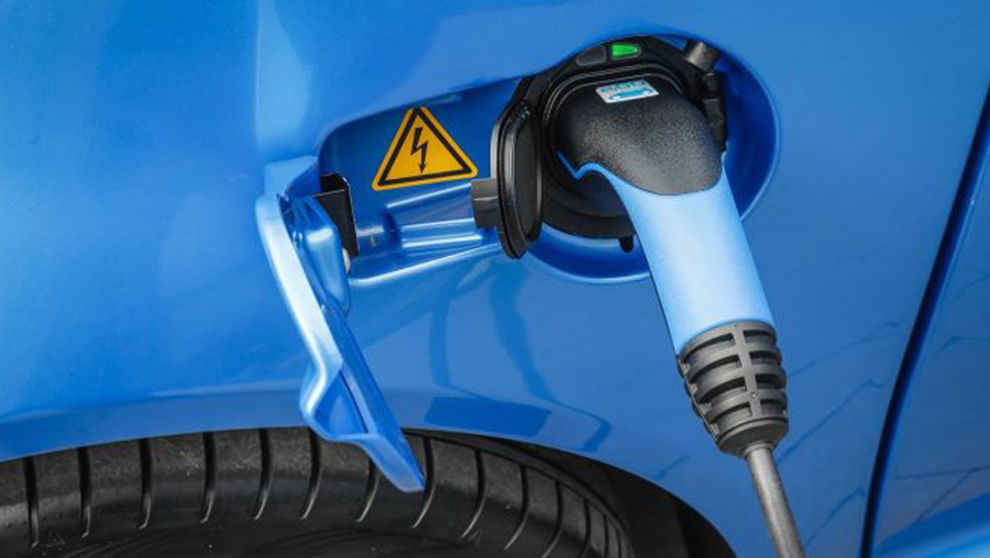Dünya elektrikli araca hız verirken Türkiye’de frene basıldı