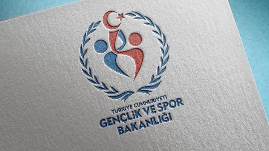 Kadını ‘ısrarlı takipten‘ ceza alan müdür, görevini sürdürüyor