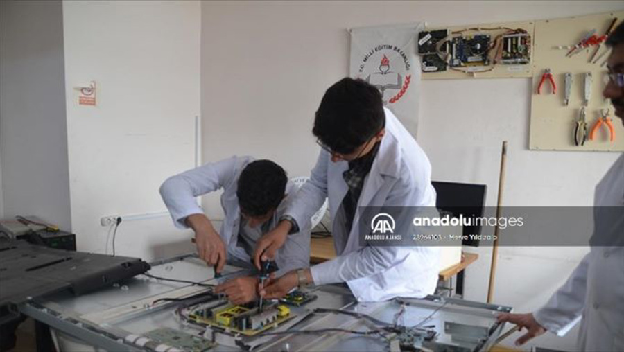 Merkezî sınavda ilk yüzde 5'lik dilimden meslek liselerine yerleşen öğrenci sayısı arttı