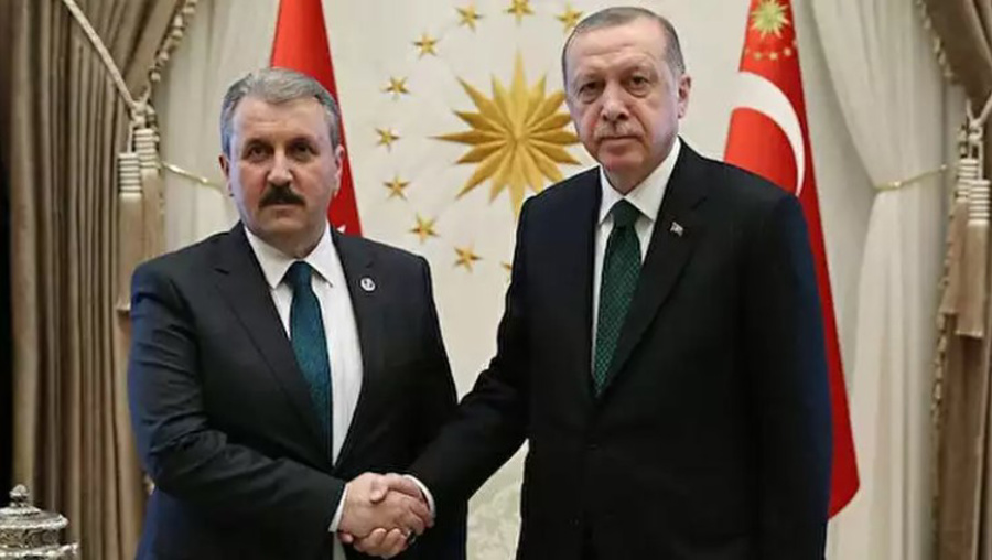 Destici: Emekliye 5 bin TL seyyanen zam yapılacak