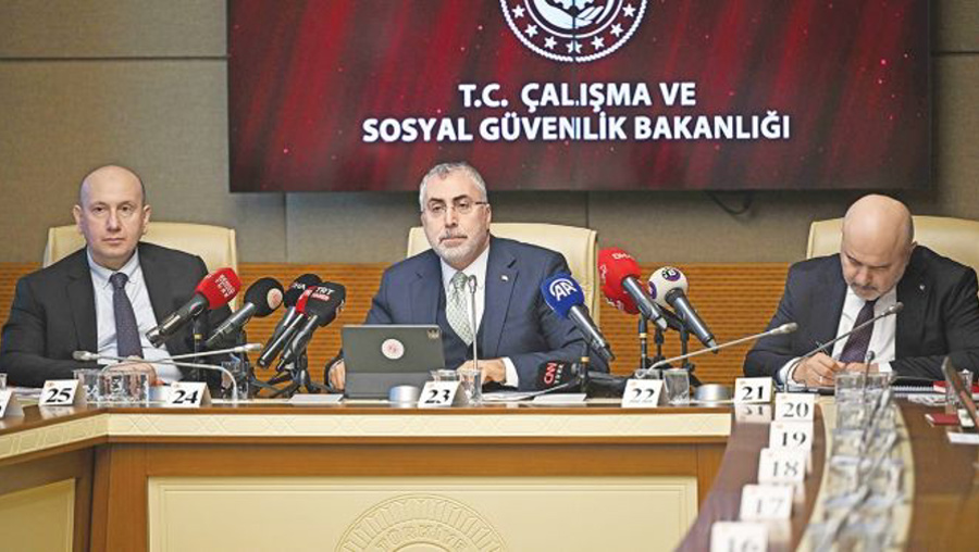 Bakan Işıkhan: 3 yılda 3 milyon genci istihdama kazandıracağız